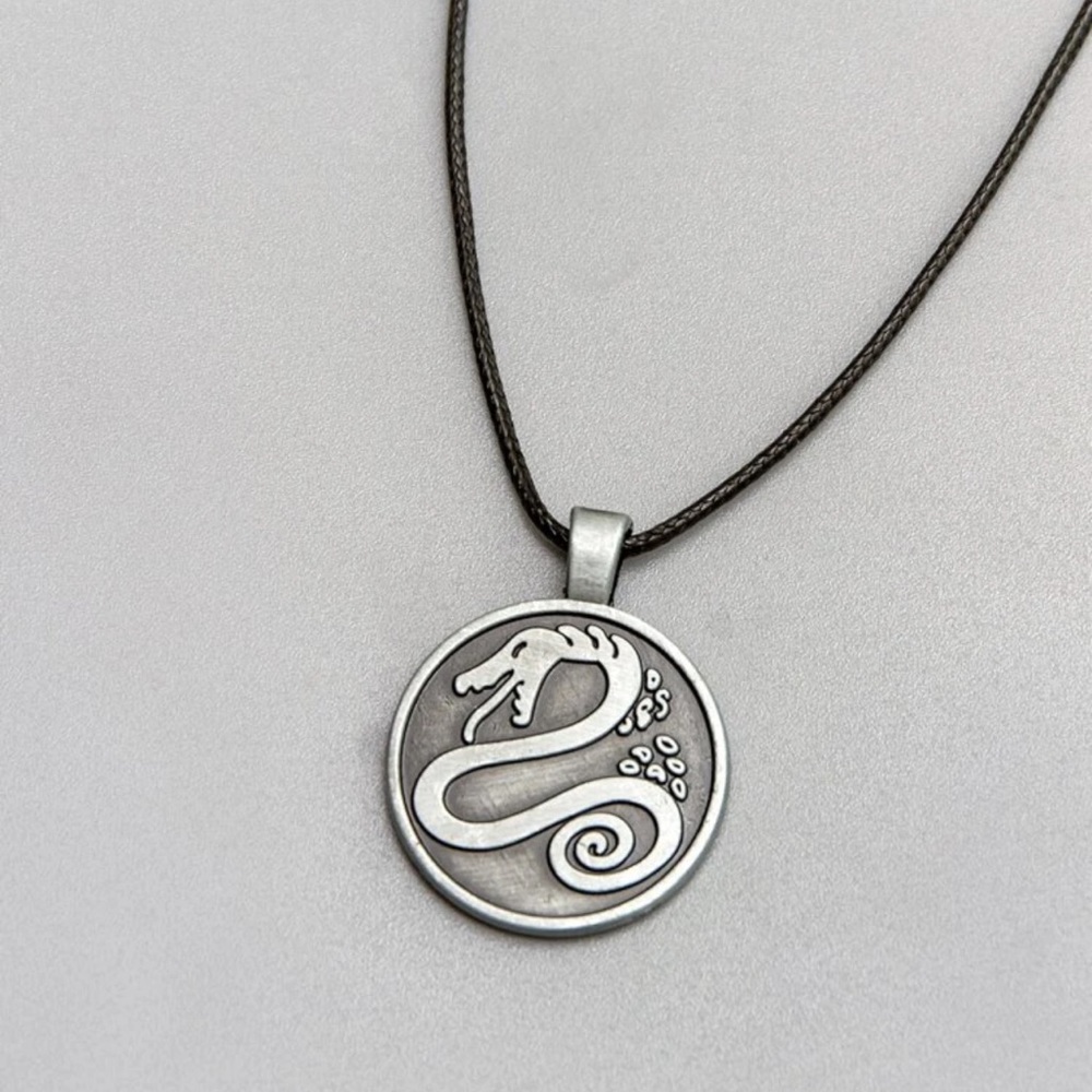 🐍 Awesome Serpent Snake Engraved Circle Pendant Necklace 🐍